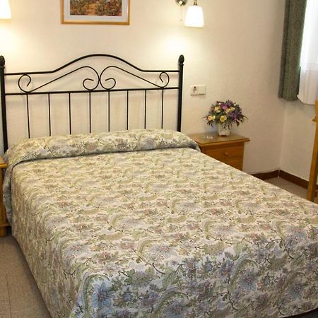 Hostal Los Alpes Madrid Zimmer foto