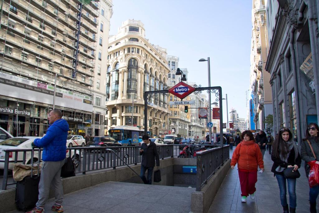 Hostal Los Alpes Madrid Exterior foto