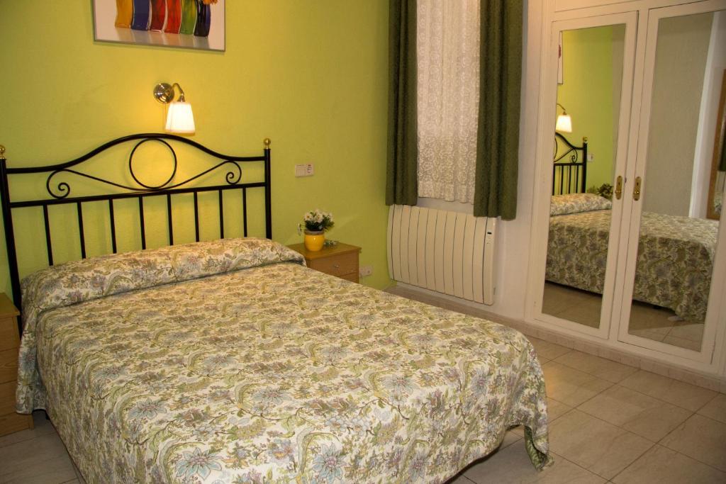 Hostal Los Alpes Madrid Zimmer foto